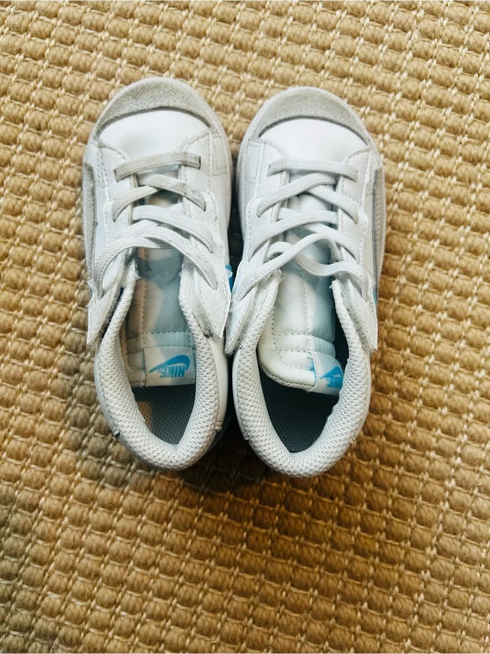 Nike toddler Blazer Mid '77 in light blue and white. Size 10C in good condition!
